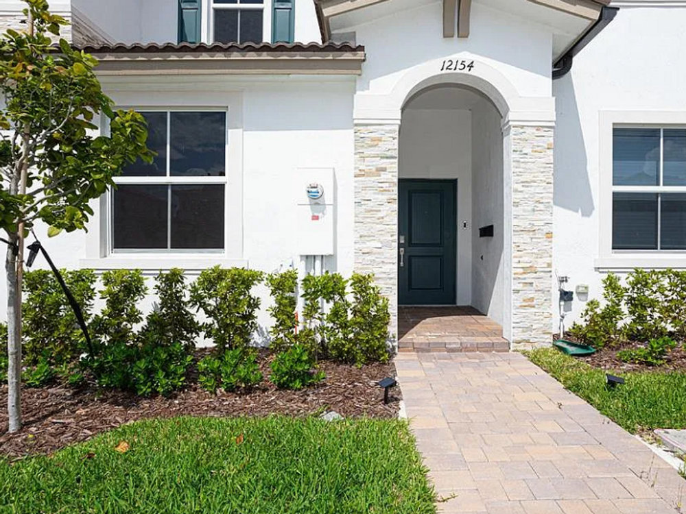 12154 NW 23rd Ct, Miami