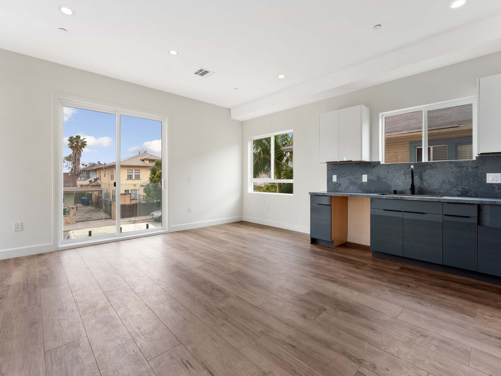4559 W 18th St · Los Angeles