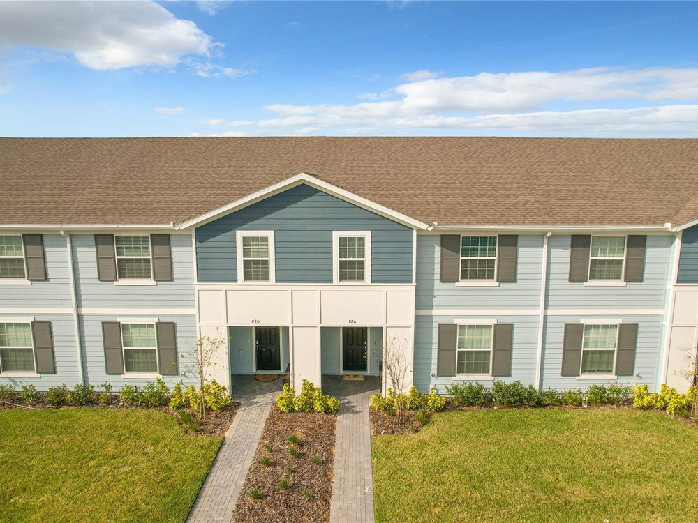 826 Paradise Dr, Davenport
